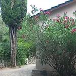 Los Pinos Aires Del Lago- Cabanas Con Estilo